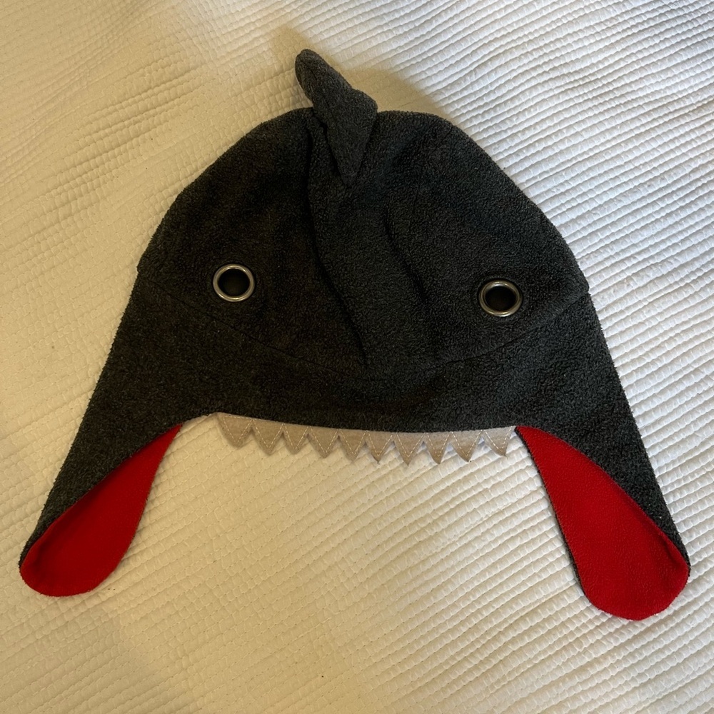 GAP Shark Fleece Winter Hat - Picture 2 of 3